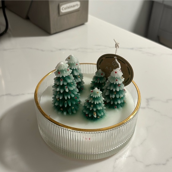 Viral Christmas tree candle - Picture 2 of 2